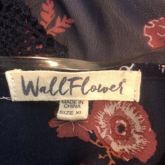 Embrace Effortless Style: Wallflower XL Open-Front Kimono - Picture 11 of 16